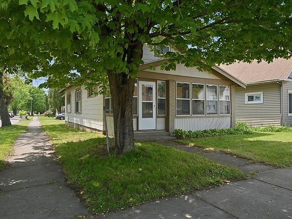 3rd image of 612 Carlton Ave