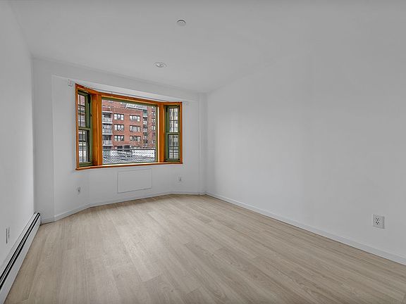 4th image of 134-43 Maple Ave #2A