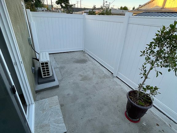 2nd image of 6710 Kraft Ave