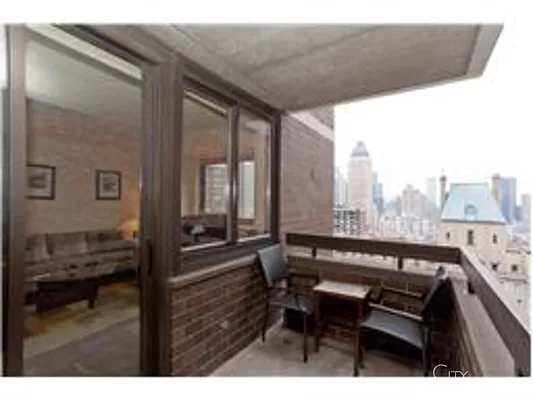 Rented by City Connections Realty | media 26