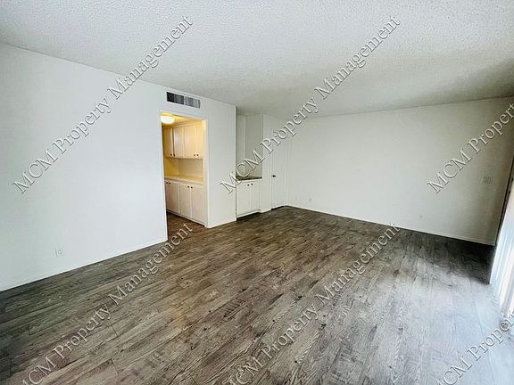 2nd image of 13956 Vanowen St APT 104