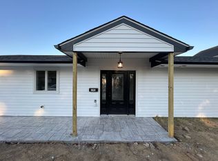 193 Blue Ridge Dr, Levittown, PA 19057