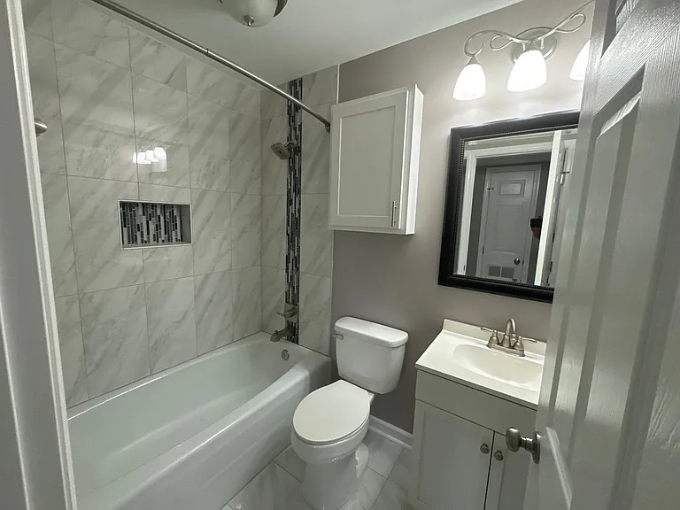 382 Monaco Dr — Photo 5