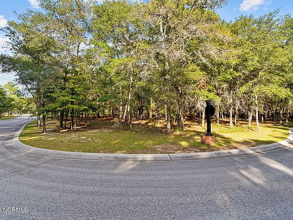 4th image of 580 Asphodel Drive SW