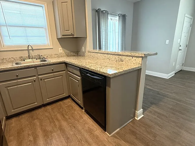 2802 Miller Ave — Photo 9
