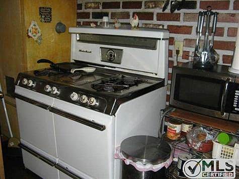 5th image of 2751 Marsh St