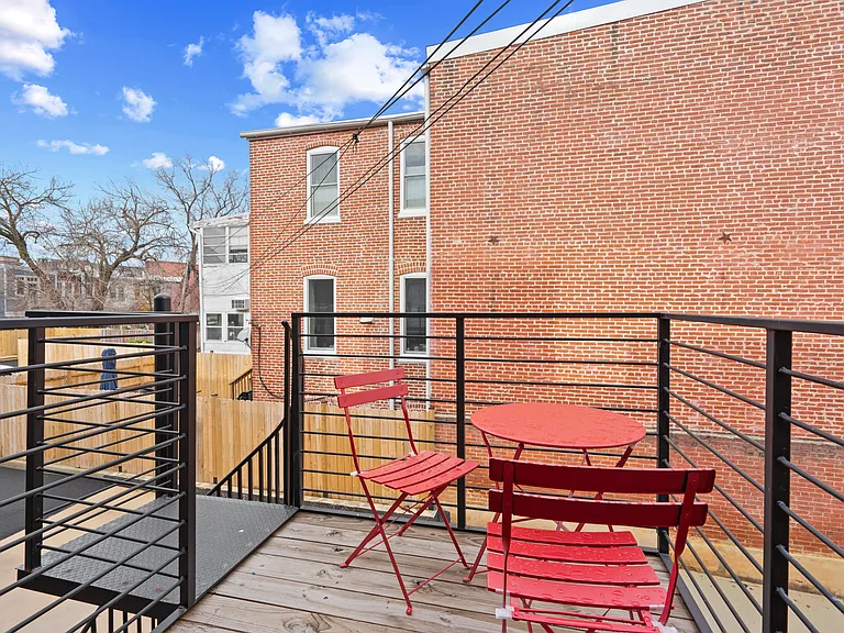 418 D St SE #A — Photo 21