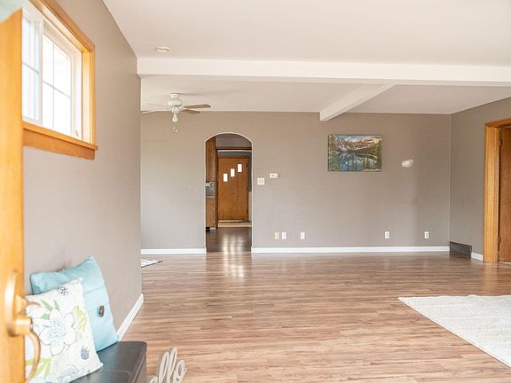 2nd image of 110 E 6th Ave