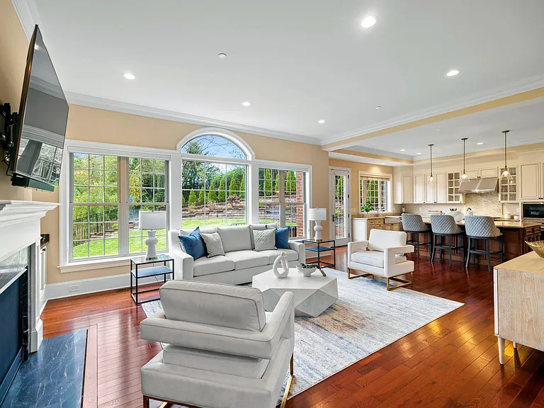 7708 Beech Tree Rd — Photo 16