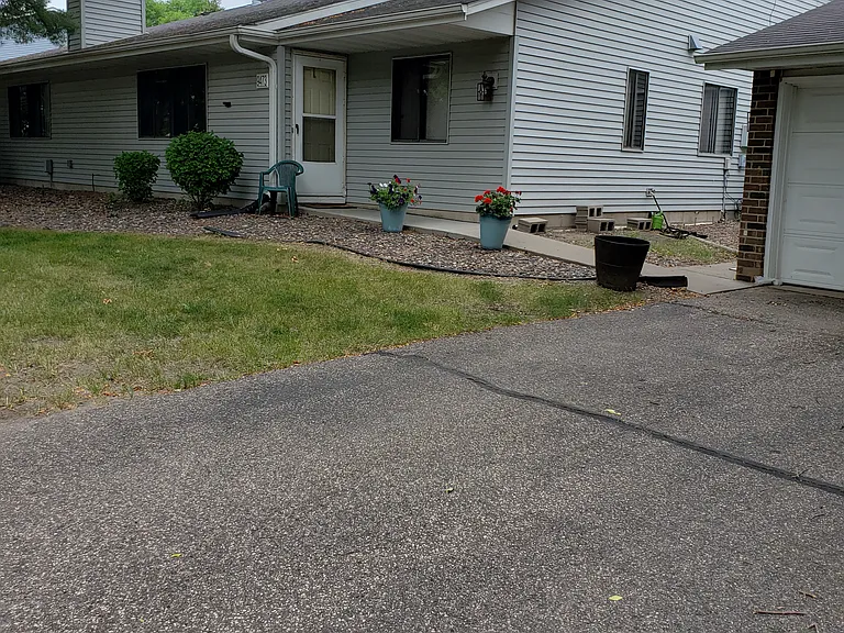 Ranchview Ln N — Photo 2