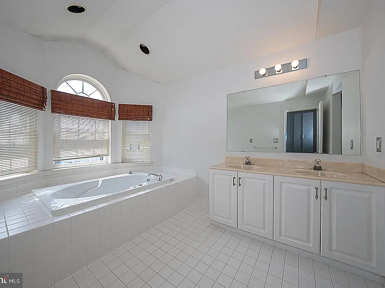 757 Whitetail Cir — Photo 17
