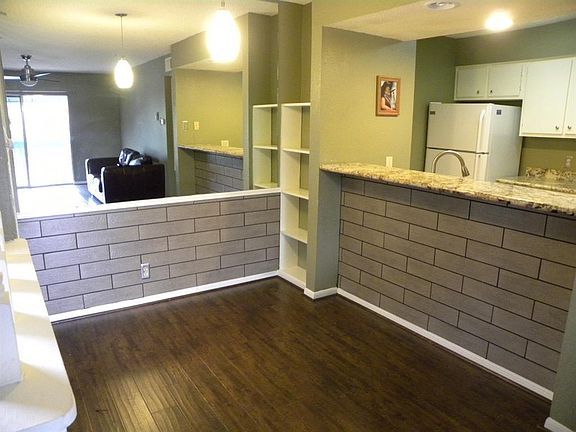 2nd image of 1516 Bay Area Blvd APT T12