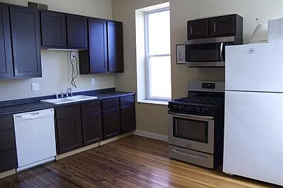 1 bed, $895 — Photo 2