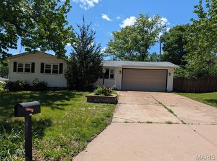 9700 Antigo Dr, Saint Louis, MO 63123