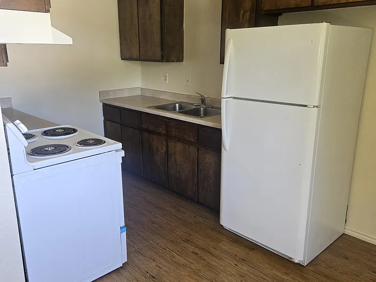 182 Molly St #16 — Photo 10