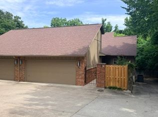 80 E Sycamore St, Fayetteville, AR 72703