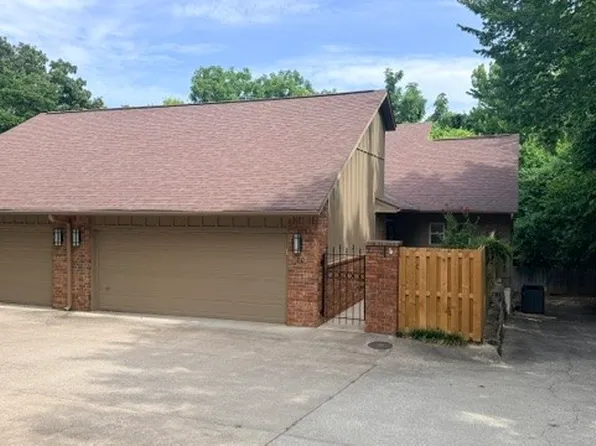 80 E Sycamore St, Fayetteville, AR 72703