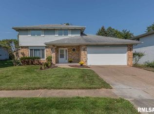 2570 Crow Creek Rd, Bettendorf, IA 52722