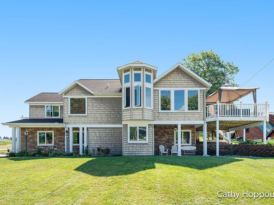 1st image of 8152 Morrison Lake Gdns
