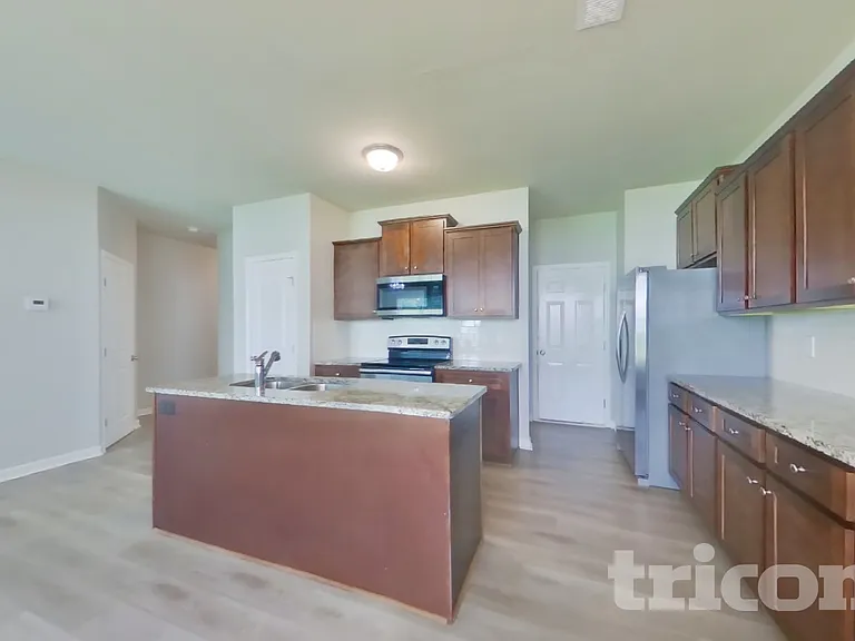 2314 Shady Dr — Photo 4