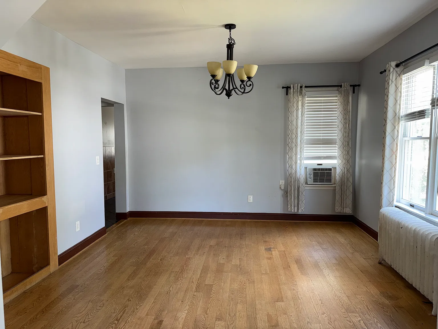 3 bed, 1.5 bath, $3,900 — Photo 2
