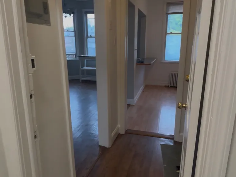 4323 Katonah Ave — Photo 5