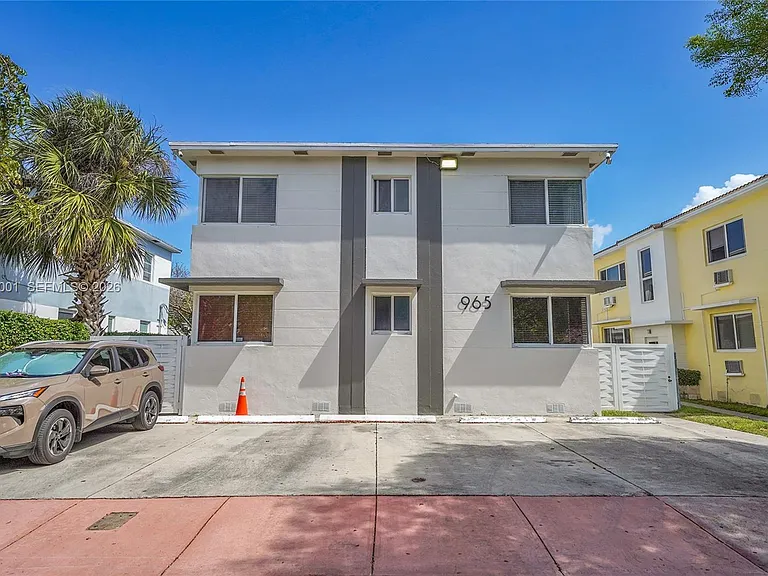 965 Bay Dr #2 — Photo 1