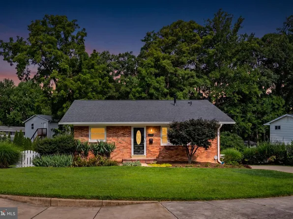 4216 Sideburn Rd, Fairfax, VA 22030