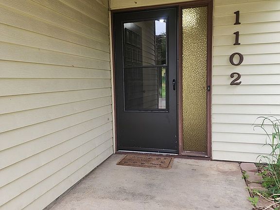 2nd image of 1102-1104 E Northwood Dr #20fd0c038