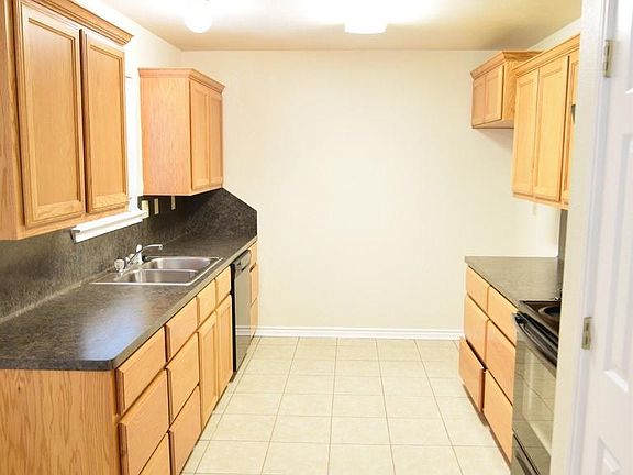 5th image of 407 McArthur Dr