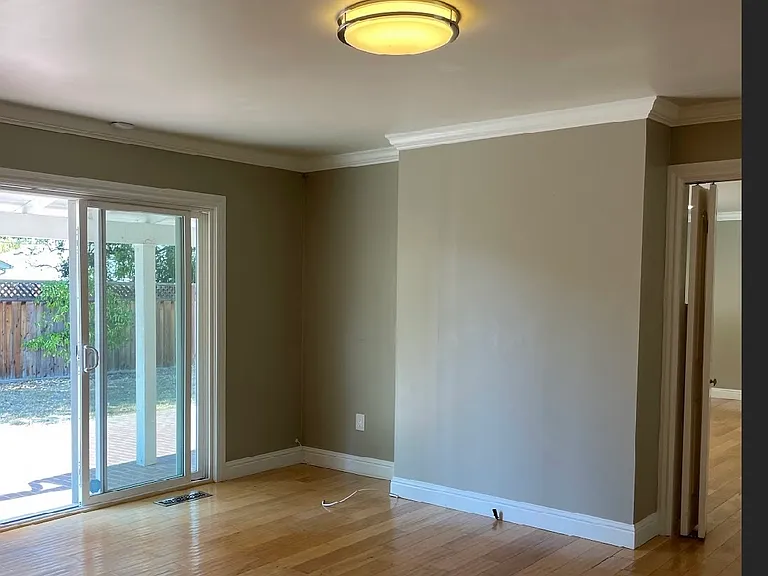2048 Louise Ln — Photo 3