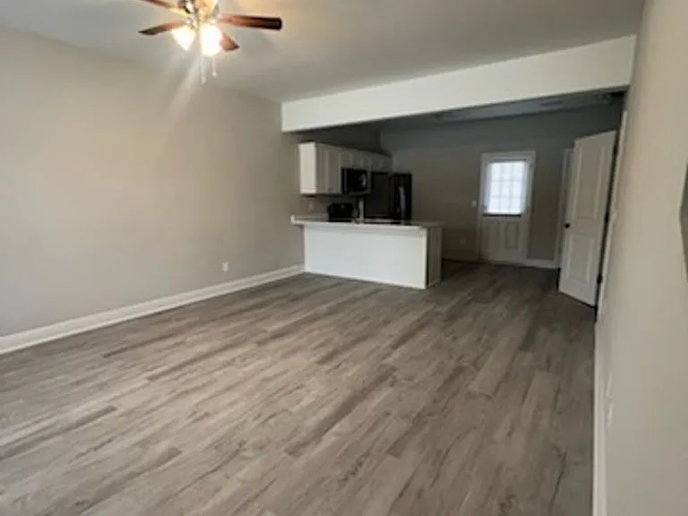 205 E Broad St #F — Photo 14