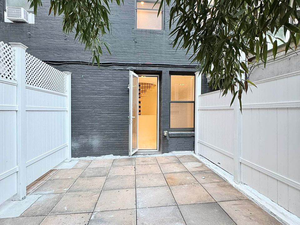 1st image of 114 E 40th St Front 2