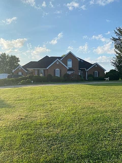 1st image of 215 Lincoln Hills Dr