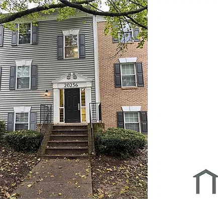 3 bed, 1072 sqft, $3,100 — Photo 1