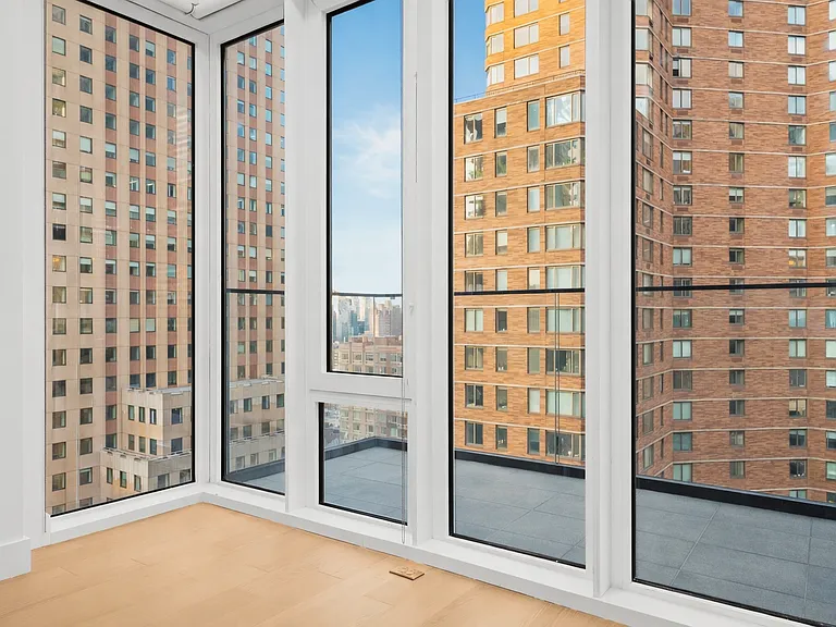 250 W 49th St #52701 — Photo 11