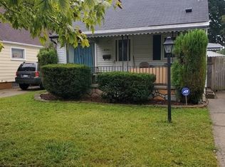 8741 Saratoga Ave, Oak Park, MI