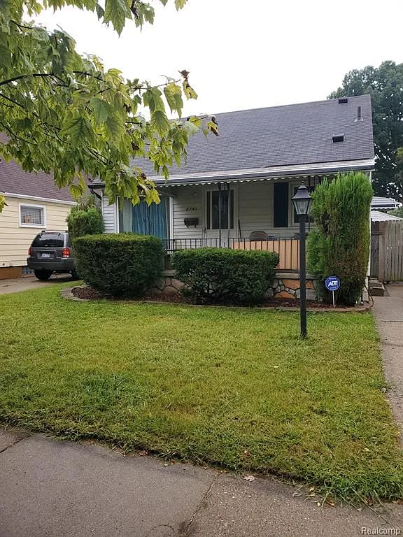 8741 Saratoga Ave photo 1