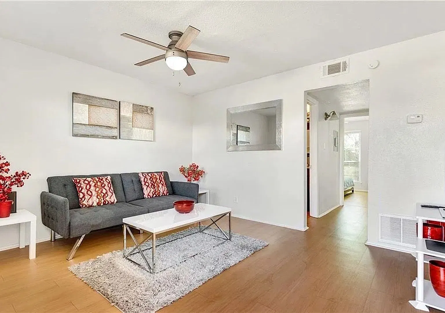 Room in 2 Bedroom Home in Austin — Photo 1