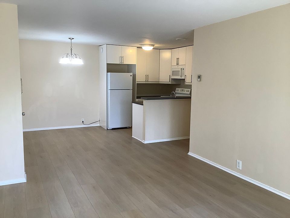 1st image of 4600 Lamont St #109