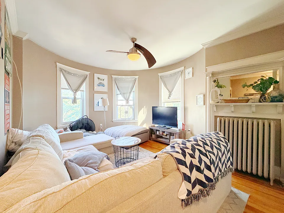 17 Pleasant St #3