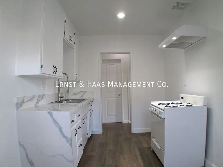 230 E Hullett St #1 — Photo 11