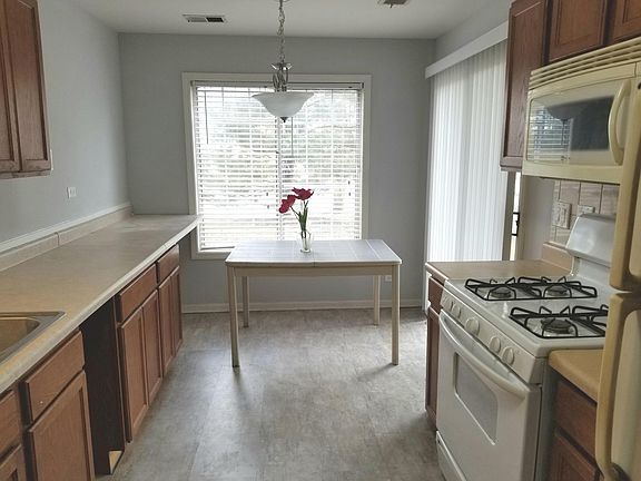 Breakfast rooom and kitchen