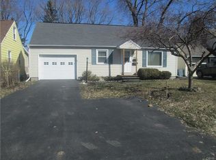 422 Garden City Dr, Syracuse, NY 13211