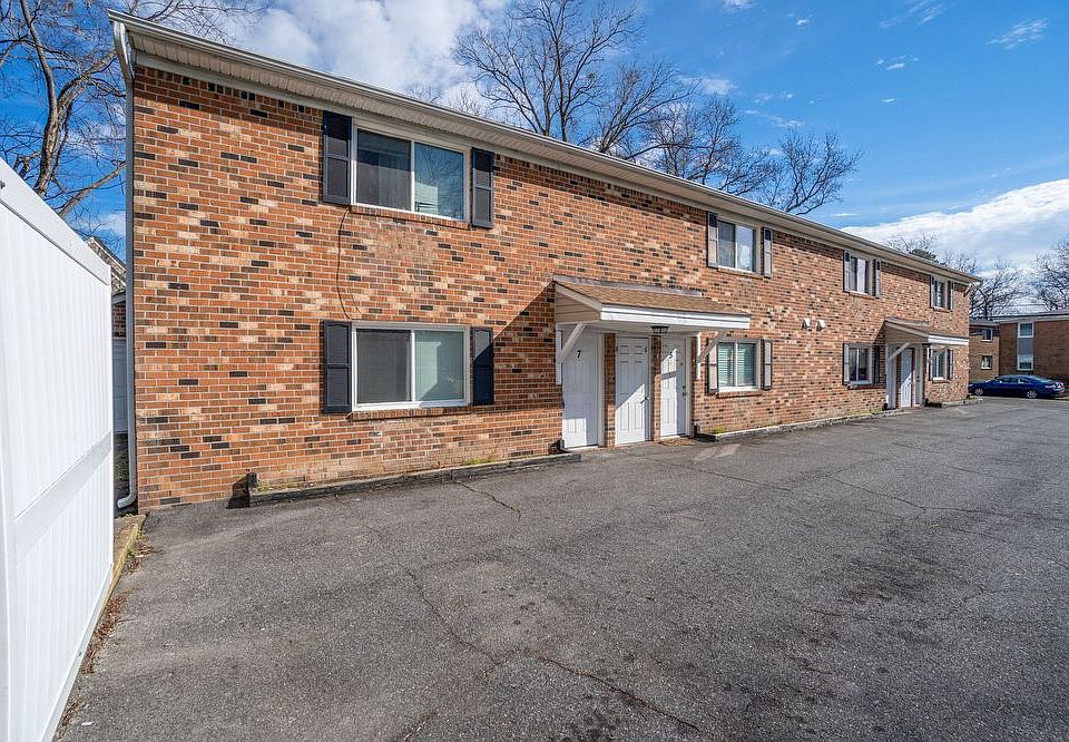 1st image of 312 Ashlawn Dr APT 7