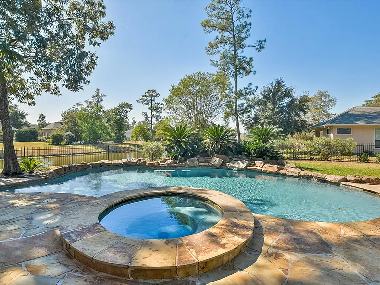 8114 Hideaway Lake Cir — Photo 39