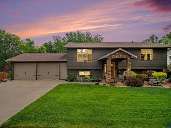 904 S Patrician Ct, Brandon, SD 57005