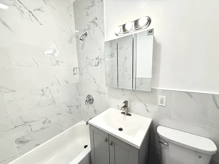 21 E 62nd St #4B — Photo 13