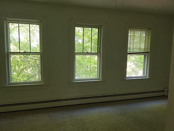 3rd image of 2 Woodland Avenue # Second Floor