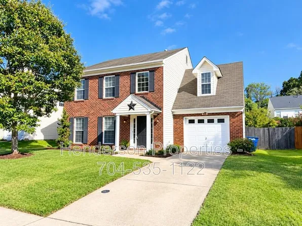 2121 Ballingarry Dr, Statesville, NC 28625